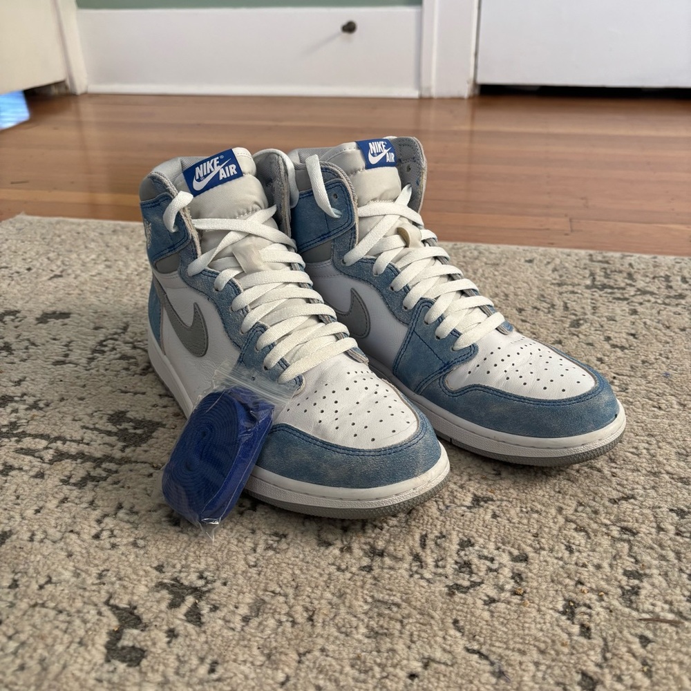 Nike Air Jordan 1 Hyper Royal (LIKE NEW) - Size Men’s 11